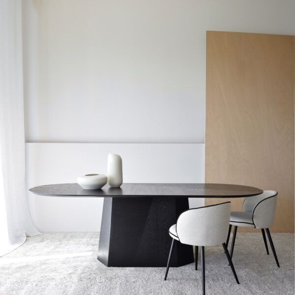 MESA COMEDOR FACETAS. FRESNO NEGRO